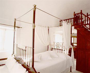 1864 The Sea Captain's House Oia