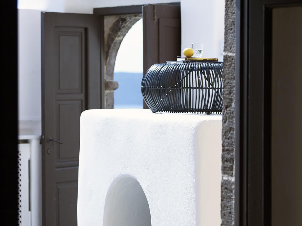 1864 The Sea Captain's House * Oia